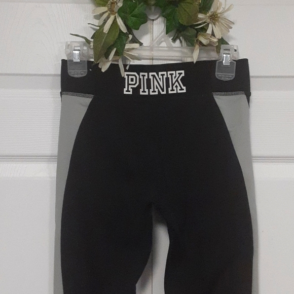 PINK Victoria's Secret Ultimate Leggings - Picture 2 of 16